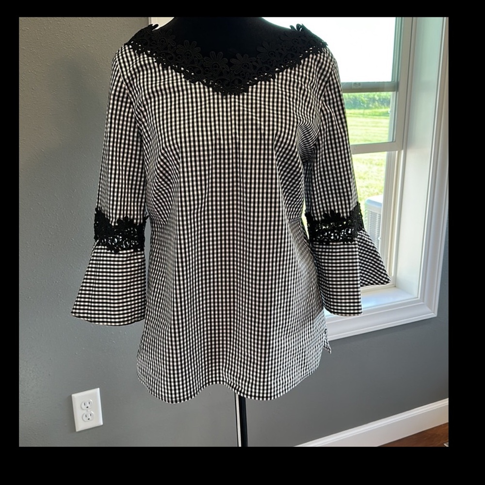 Chico’s Size 0 Gingham Plaid black and white blouse top. Like new